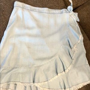 BB Dakota Chambray Skirt size 6 ruffles